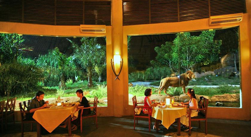 lion safari restaurant