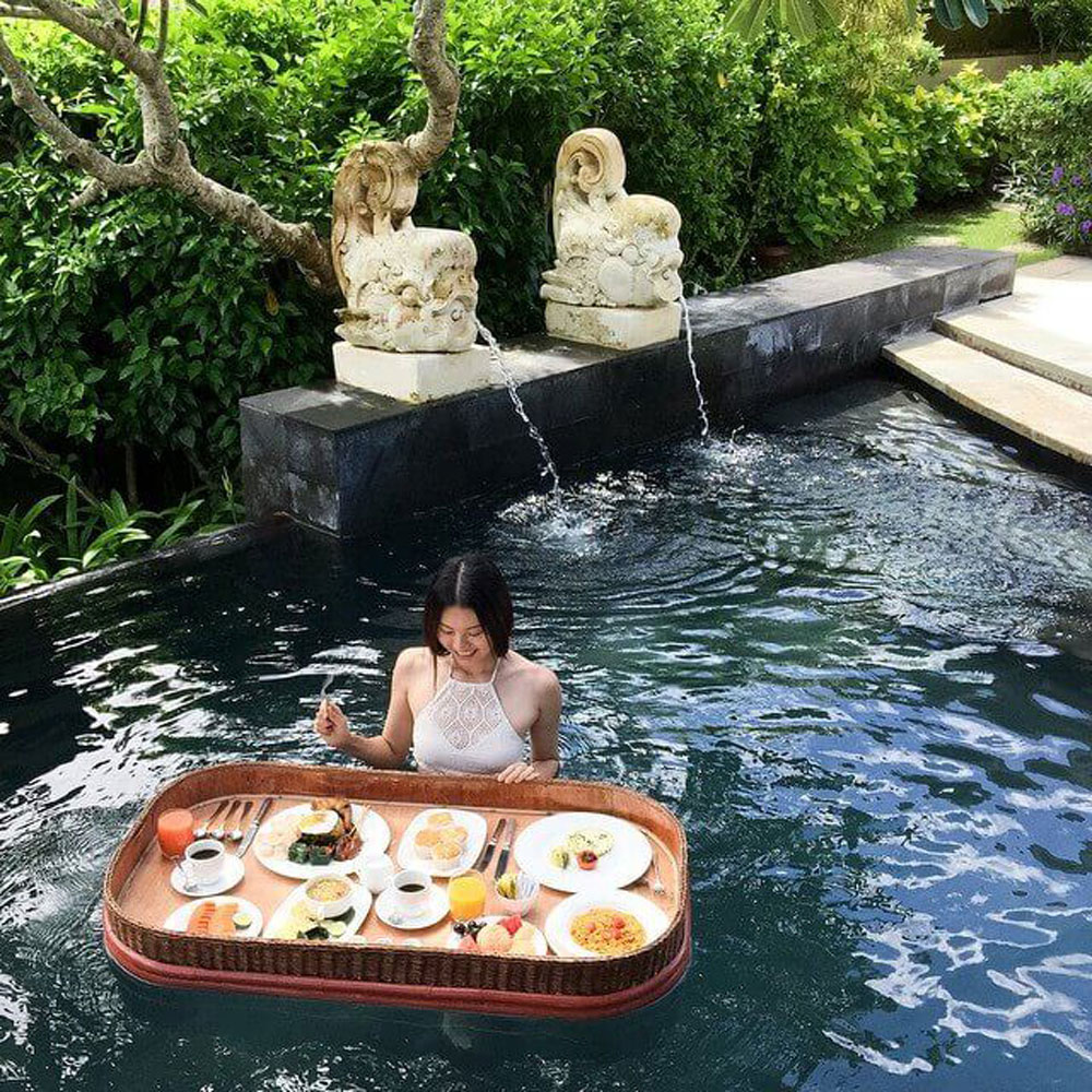 Floating brunch @ The Villas - To be able to bounce around and enjoy all these in the pink of health is what the guest had hoped for.