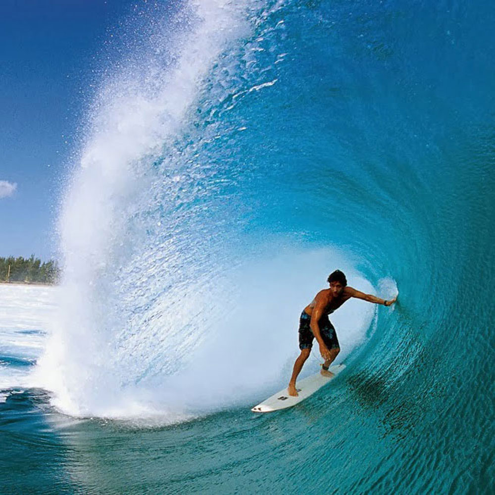 17-surf-via-pulauluxurycharters