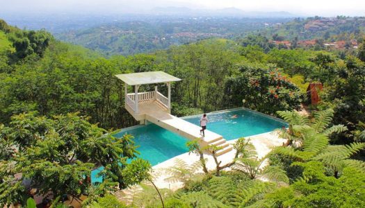 16 Hotel di Bandung dengan infinity pool terbaik dan view keren