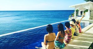 14 hotel mewah terjangkau di Bali dengan infinity pool dan pemandangan keren