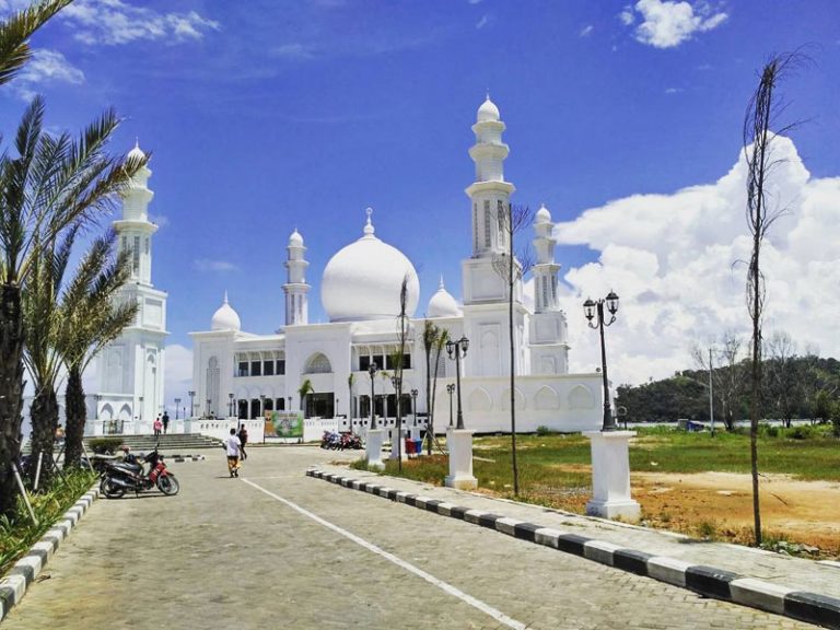 Ngabuburit asyik Yuk jalan jalan ke  15 Masjid  paling 