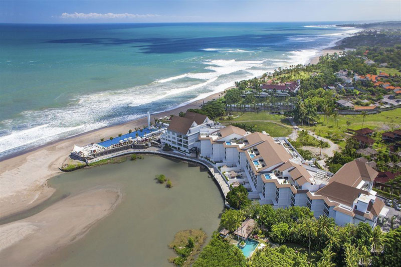 13 Hotel mewah di Bali dengan balkon kamar menghadap laut 