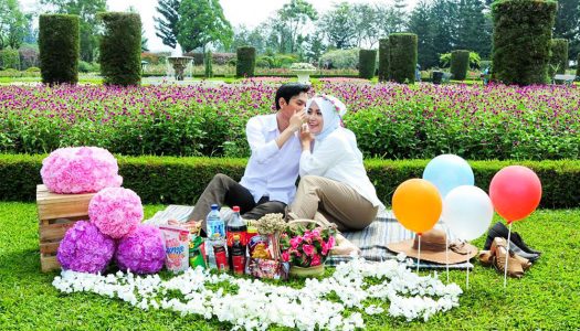 16 Spot piknik seru di Indonesia dengan pemandangan indah untuk dinikmati bareng keluarga