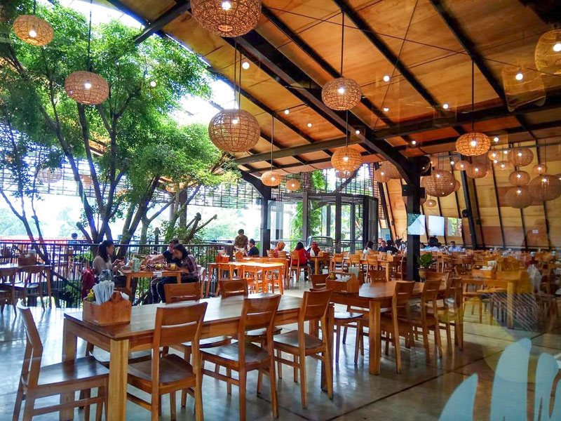 17 Tempat makan  romantis di Bogor dengan pemandangan WOW 