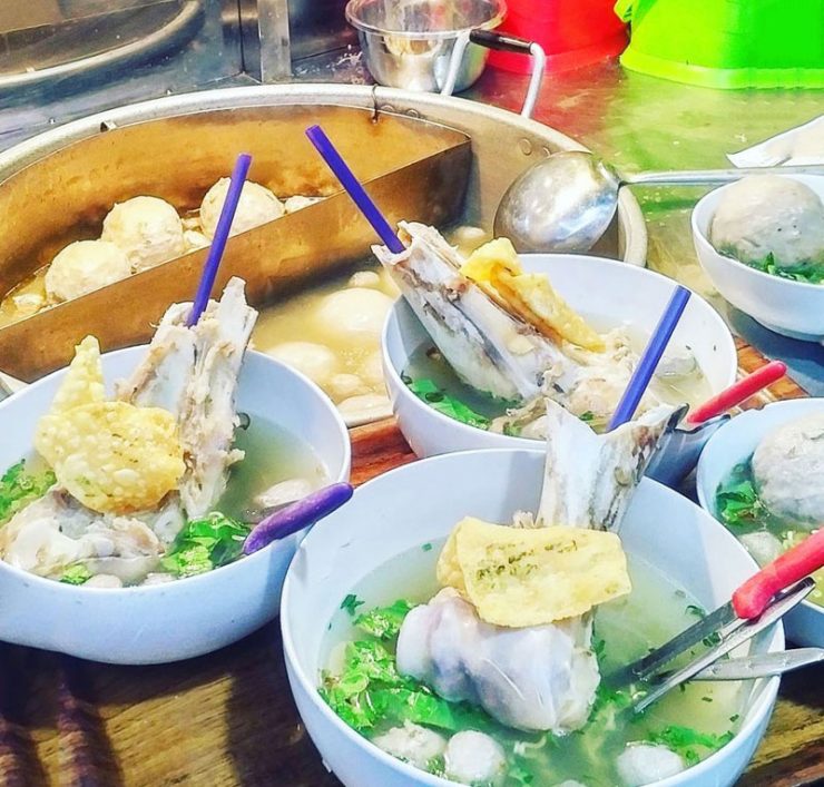 Bakso ‘ Raksasa Klenger Ratu Sari Yogyakarta – Kuliner Jogja Super Hits