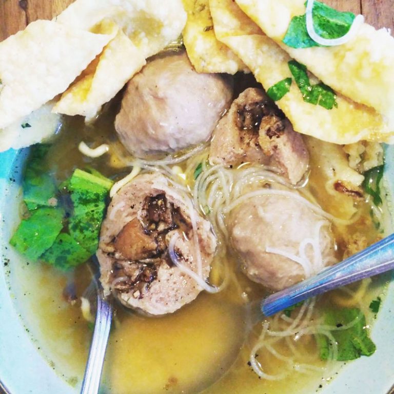 Bakso ‘ Raksasa Klenger Ratu Sari Yogyakarta – Kuliner Jogja Super Hits