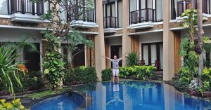 10 Hotel murah di Kuta Bali dengan balkon pribadi dan kolam renang dibawah Rp450 Ribu
