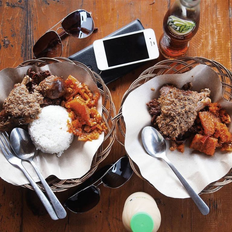 22 Rekomendasi Tempat Makan Gudeg Di Jogja Yang Paling Terkenal Dan