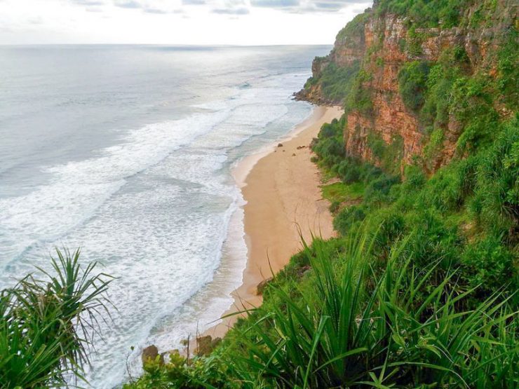 18 pantai tersembunyi di Gunung Kidul, Jogja dengan keindahan yang