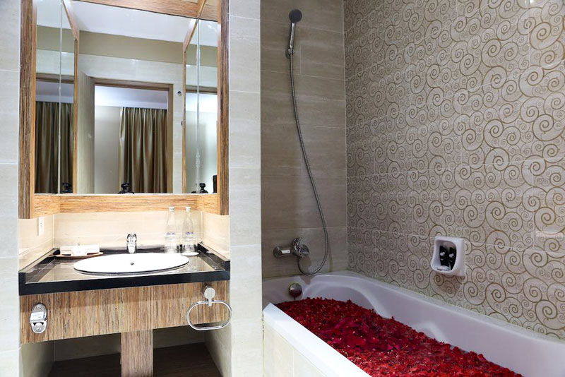 12 Kamar Hotel Murah Di Sekitar Seminyak Bali Dengan Kamar Mandi Bathtub Dibawah 550ribu