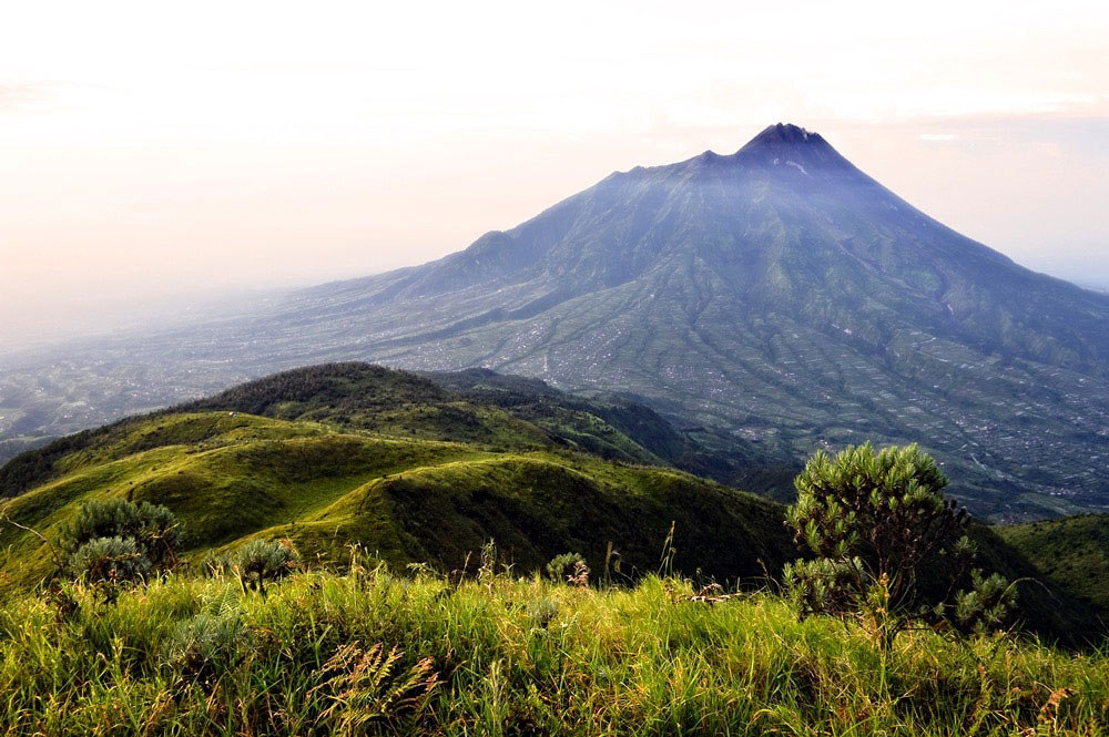 20 Gunung Dan Jalur Pendakian Di Indonesia Dengan Pemandangan Paling Menakjubkan