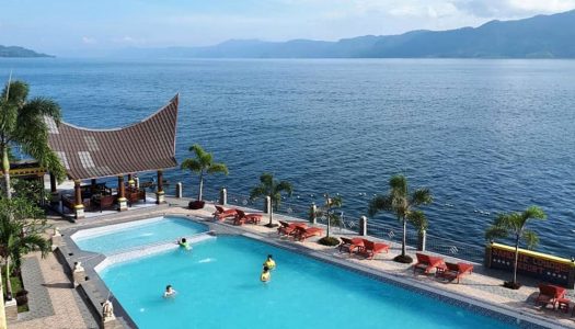 12 Hotel murah terjangkau di Danau Toba dengan pemandangan danau yang indah