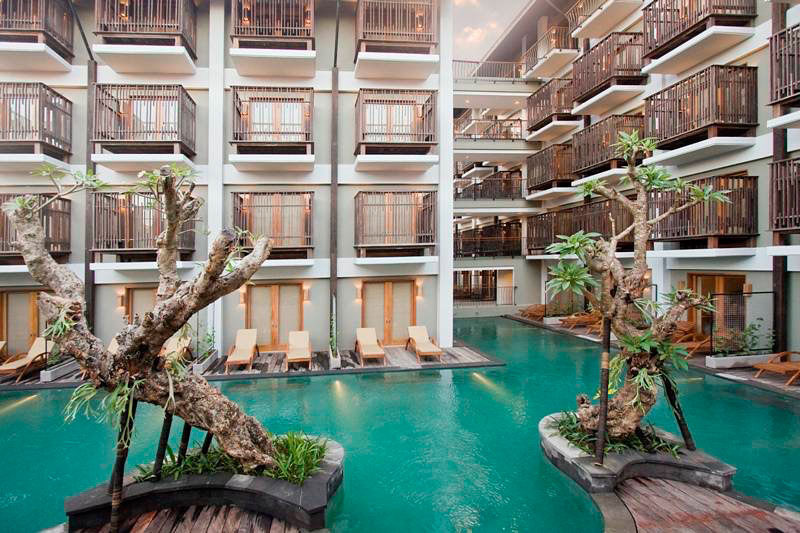 10 kamar hotel di bali dengan akses langsung ke kolam renang di bawah