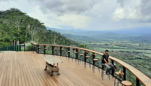 Pemandangan dahsyat 6 gunung di dekat Borobudur: Mata Langit by Plataran