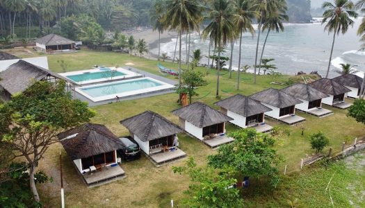 Resort tepi pantai di Sukabumi! View laut langsung dari kamar! (mulai Rp 420.000) – The Legon Pari Beach Resort