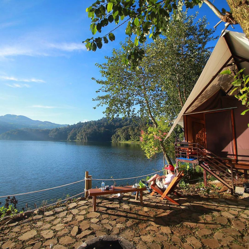 12 Hotel dan villa tepi danau di Bandung dan sekitarnya 