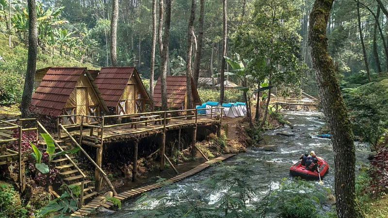 21 Hotel di Bandung dengan sensasi tengah hutan yang cocok