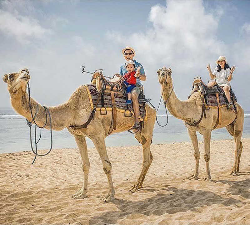 6-1-camel-ride--via-pradanaditya