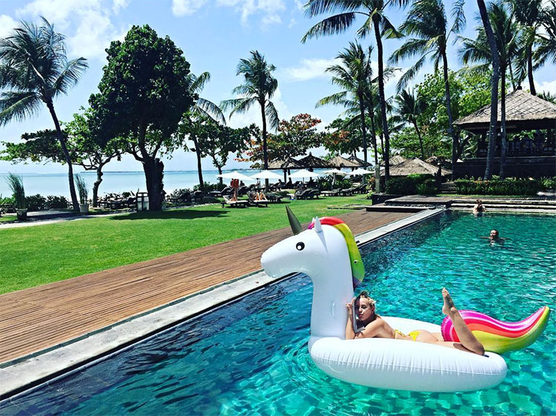 20 luxury resort pools in Bali  where you can swim  in on a 