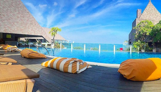 10 restaurants and bars in Bali with free swimming pool access