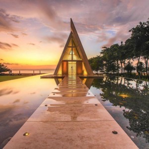 8 romantic oceanfront wedding chapels in Bali where you can hold your ...