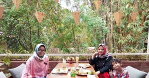 23 Affordable romantic restaurants in and around Bandung city + Dago