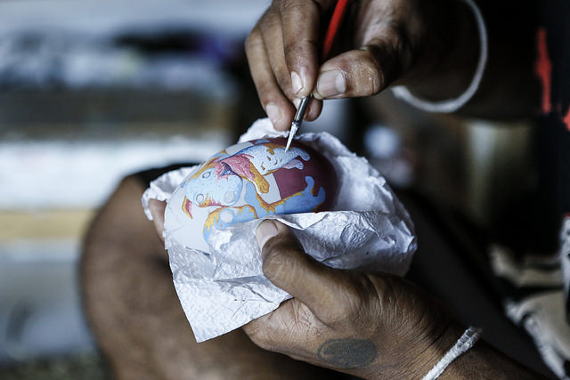 Balinese Artist Makes Hand Painted Easter Eggs