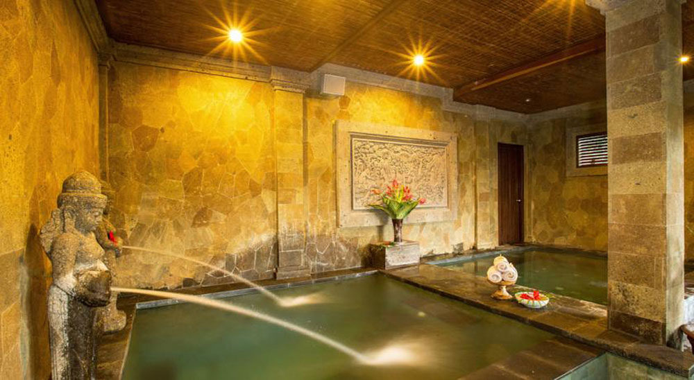 14-Bliss-indoor-spa-pool-by-Booking.com