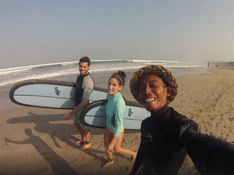 Surf Lesson at Desu de Bali Surf