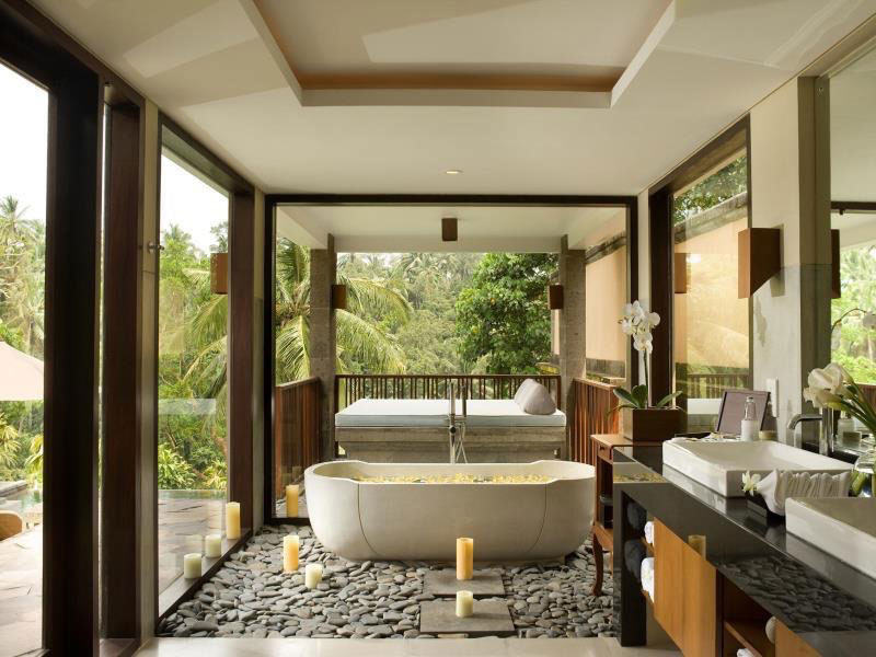 18 Romantic Bali Villas With The Most Indulgent Bathtubs And